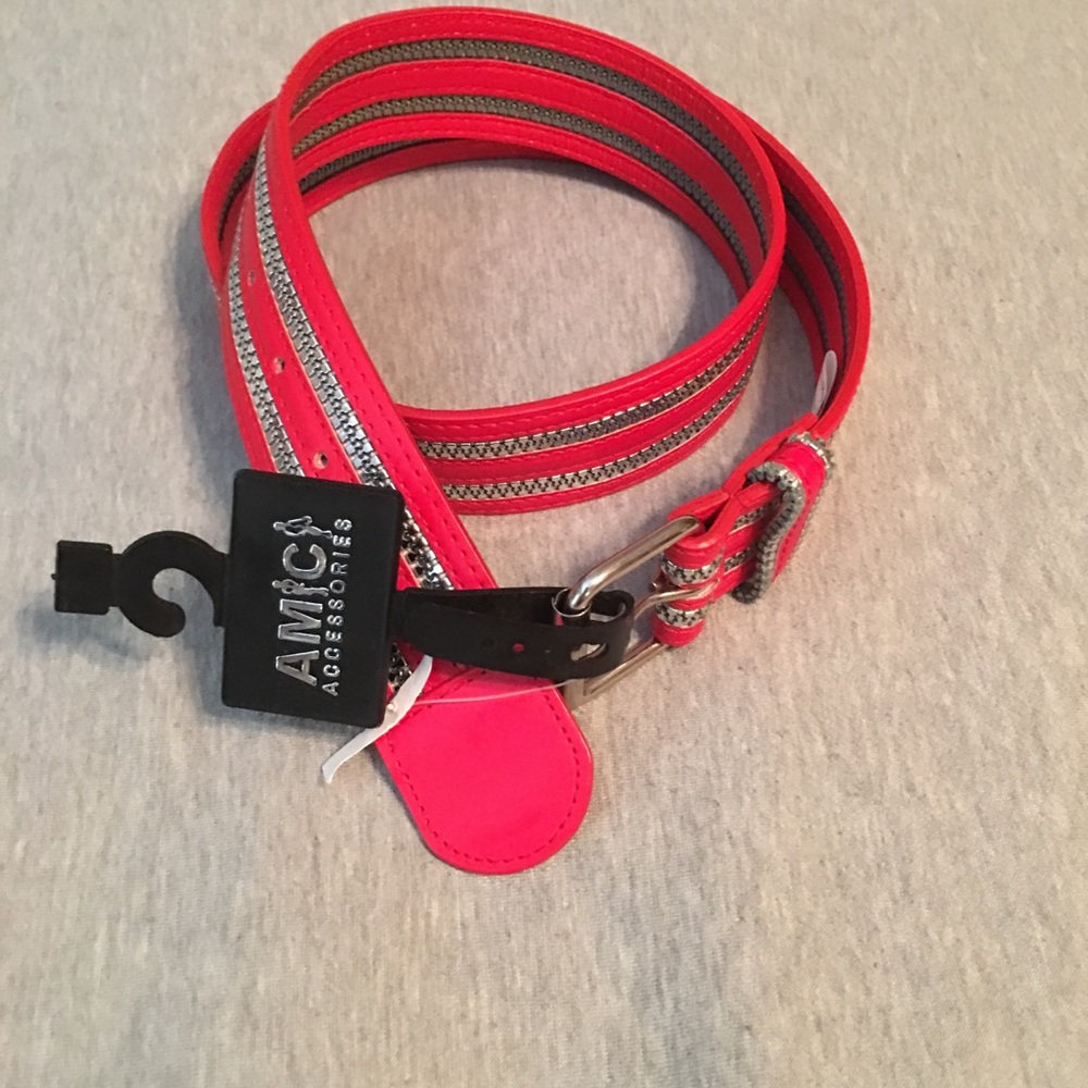 AMICI MOTO Red Belt NWT Zipper Design